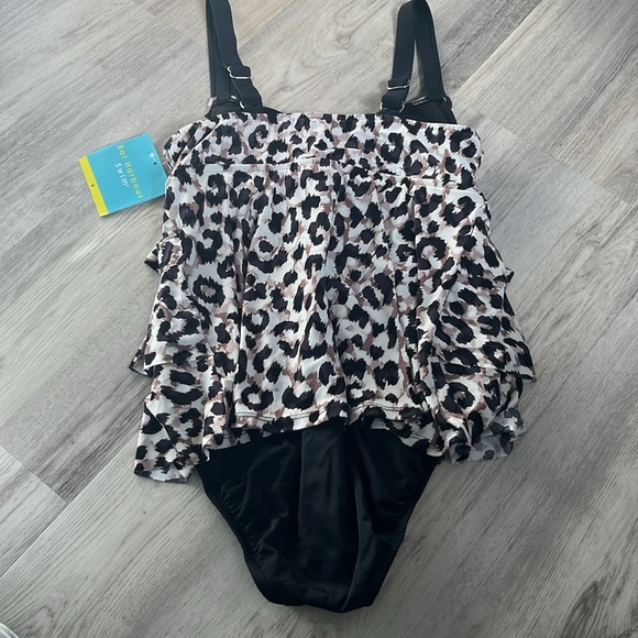 Bal Harbour Swim NWT Leopard Print One Piece Swimsuit 8 - Picture 3 of 3